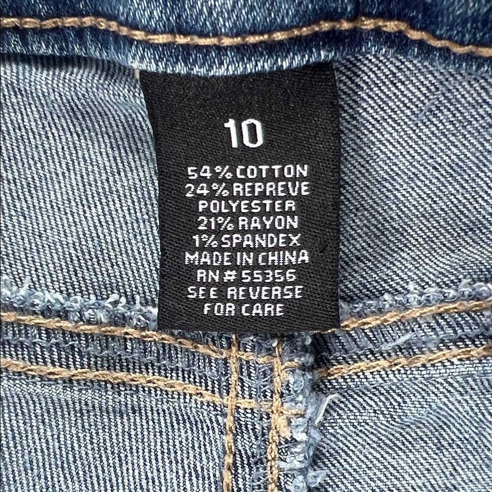 d. jeans Capri Jeans - Picture 3 of 7